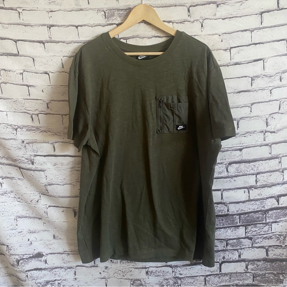 Nike Sportswear Pocket Tee SZ XL NEW Olive